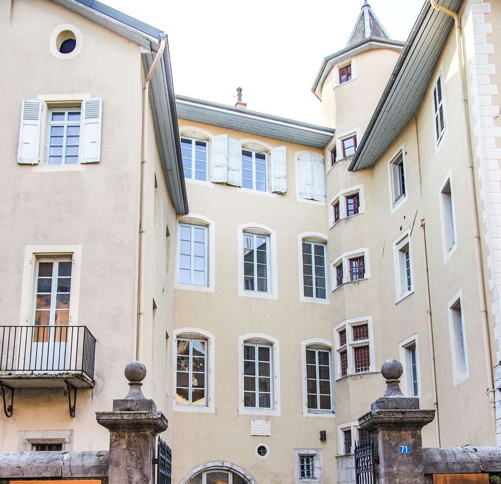 Kyriad Chambéry Centre - Hôtel et Résidence Comodidades foto