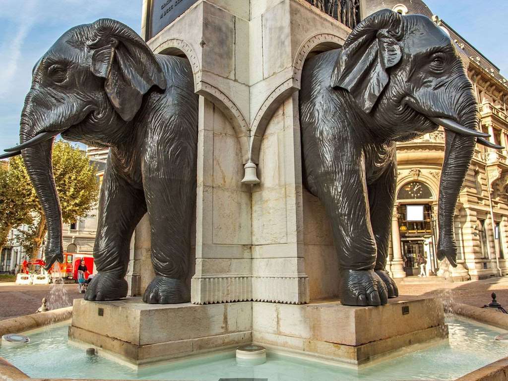 Kyriad Chambéry Centre - Hôtel et Résidence Comodidades foto